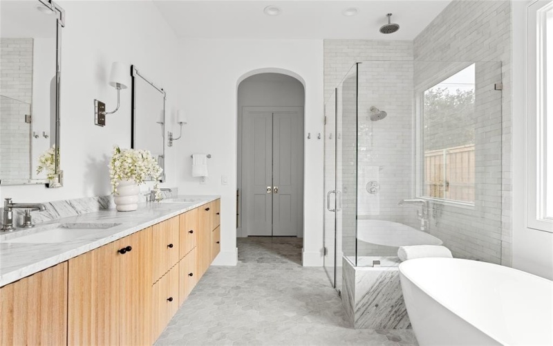 6454 Kenwood Avenue, Dallas, TX 75214, 5 Bedrooms Bedrooms, ,6 BathroomsBathrooms,Residential,For Sale,6454 Kenwood Avenue,0,21153174