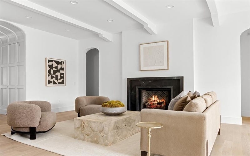 6454 Kenwood Avenue, Dallas, TX 75214, 5 Bedrooms Bedrooms, ,6 BathroomsBathrooms,Residential,For Sale,6454 Kenwood Avenue,0,21153174