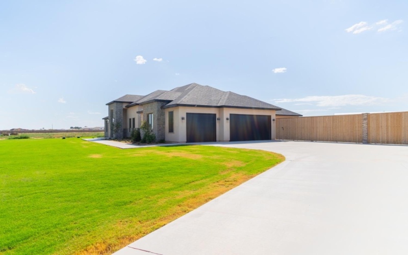 17610 County Road 1810, Lubbock, TX 79423, 4 Bedrooms Bedrooms, ,5 BathroomsBathrooms,Residential,For Sale,17610 County Road 1810,202554243