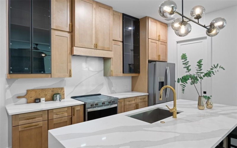 2826 Rochester Street, Dallas, TX 75215, 4 Bedrooms Bedrooms, ,3 BathroomsBathrooms,Residential,For Sale,2826 Rochester Street,0,21153445