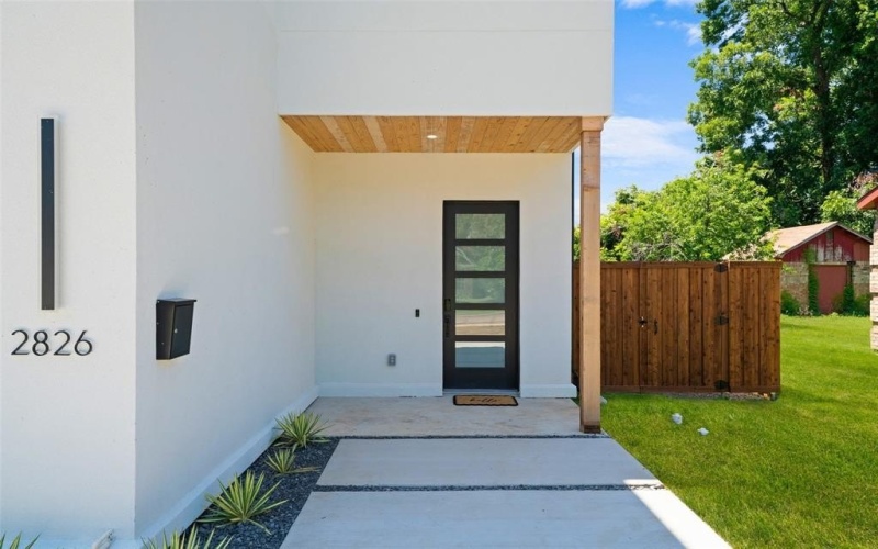 2826 Rochester Street, Dallas, TX 75215, 4 Bedrooms Bedrooms, ,3 BathroomsBathrooms,Residential,For Sale,2826 Rochester Street,0,21153445