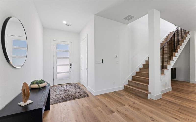 2826 Rochester Street, Dallas, TX 75215, 4 Bedrooms Bedrooms, ,3 BathroomsBathrooms,Residential,For Sale,2826 Rochester Street,0,21153445