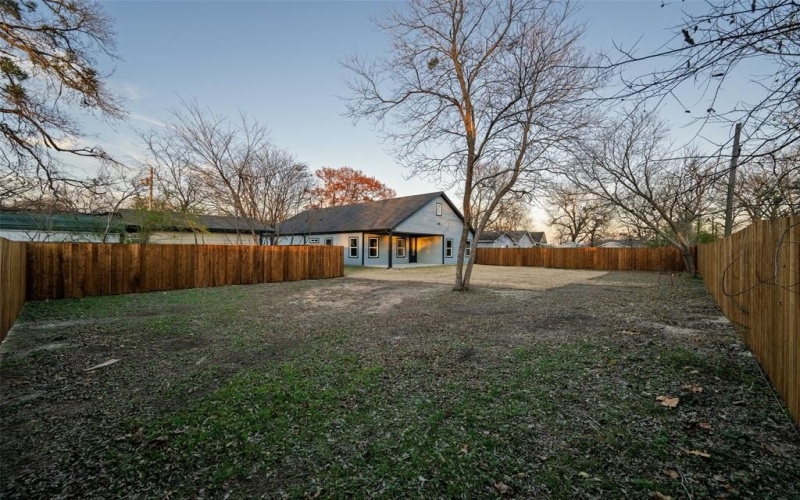 411 W Elm Street, Whitewright, TX 75491, 3 Habitaciones Habitaciones , ,2 BañosBaños,Residential,En Venta,411 W Elm Street,0,21153514