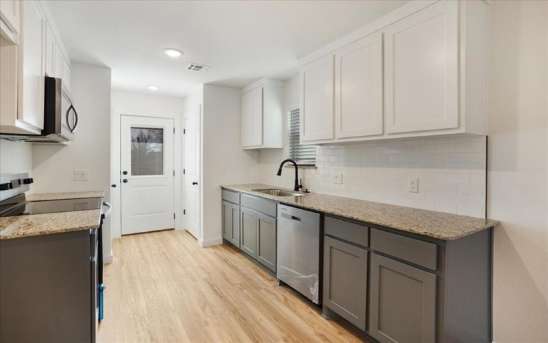 2408 Miller Street, Denison, TX 75020, 3 Bedrooms Bedrooms, ,2 BathroomsBathrooms,Residential,For Sale,2408 Miller Street,0,21153537