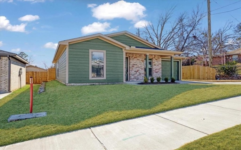 2408 Miller Street, Denison, TX 75020, 3 Bedrooms Bedrooms, ,2 BathroomsBathrooms,Residential,For Sale,2408 Miller Street,0,21153537