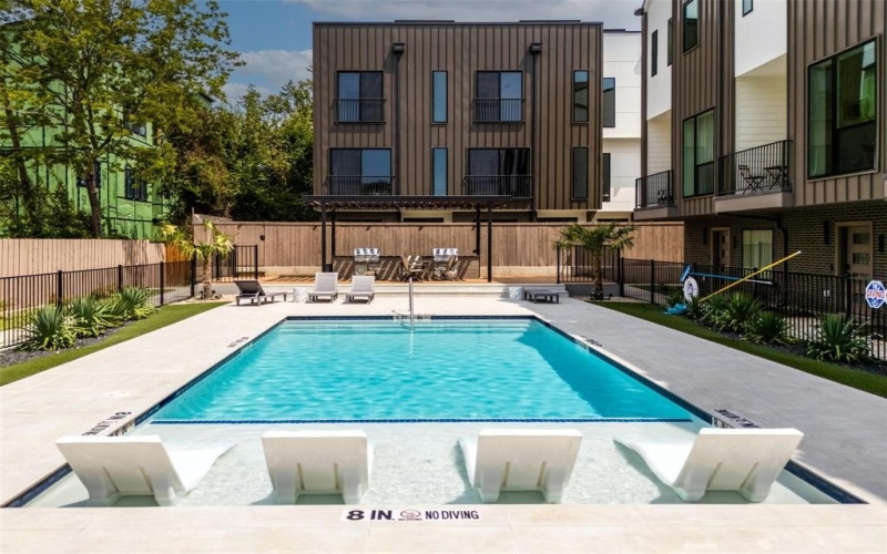 4517 Munger Avenue #102, Dallas, TX 75204, 2 Bedrooms Bedrooms, ,2 BathroomsBathrooms,Residential,For Sale,4517 Munger Avenue,0,21154055