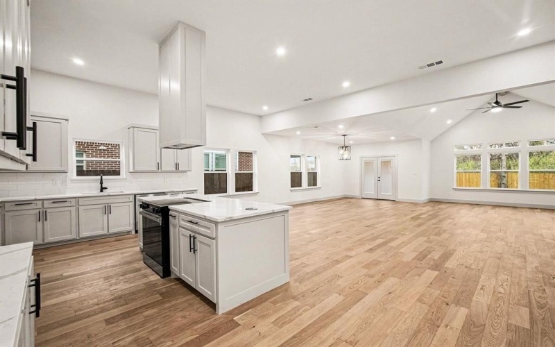 1931 Muncie Avenue, Dallas, TX 75212, 3 Habitaciones Habitaciones , ,2 BañosBaños,Residential,En Venta,1931 Muncie Avenue,0,21154076