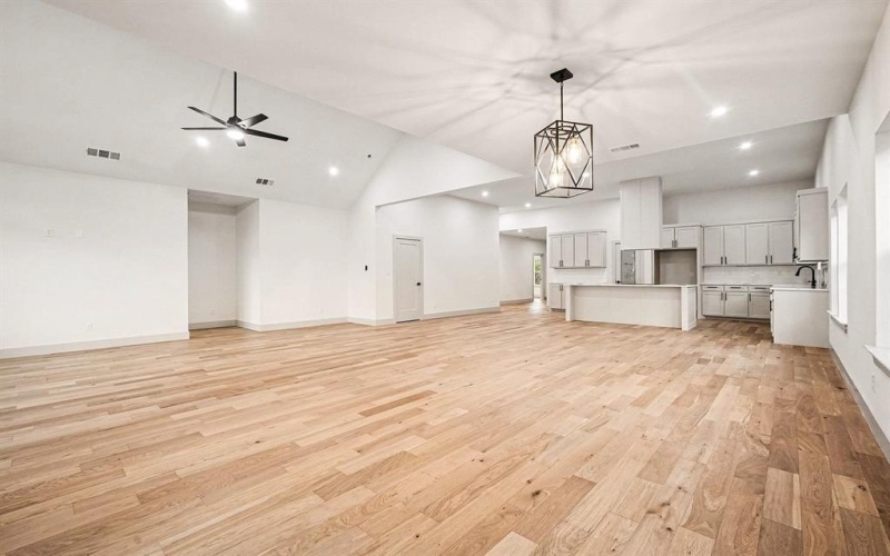 1931 Muncie Avenue, Dallas, TX 75212, 3 Habitaciones Habitaciones , ,2 BañosBaños,Residential,En Venta,1931 Muncie Avenue,0,21154076