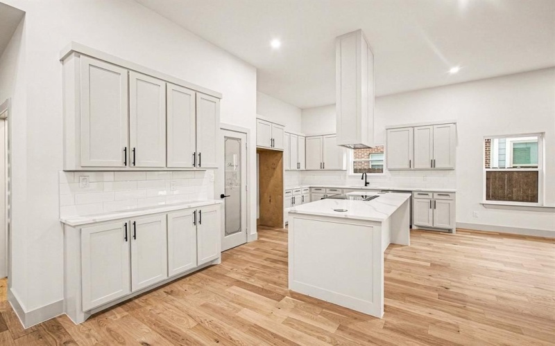 1931 Muncie Avenue, Dallas, TX 75212, 3 Habitaciones Habitaciones , ,2 BañosBaños,Residential,En Venta,1931 Muncie Avenue,0,21154076