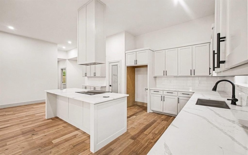 1931 Muncie Avenue, Dallas, TX 75212, 3 Habitaciones Habitaciones , ,2 BañosBaños,Residential,En Venta,1931 Muncie Avenue,0,21154076