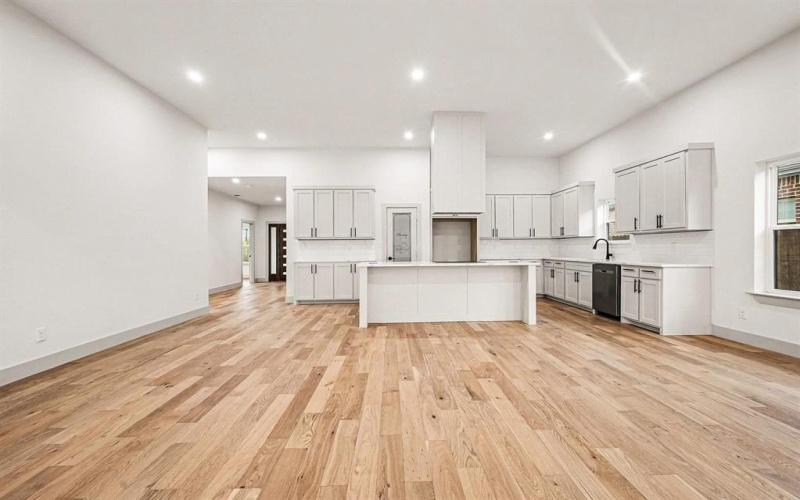 1931 Muncie Avenue, Dallas, TX 75212, 3 Habitaciones Habitaciones , ,2 BañosBaños,Residential,En Venta,1931 Muncie Avenue,0,21154076