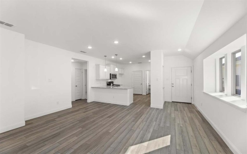 1636 Meadow Crest Drive, Aubrey, TX 76227, 3 Bedrooms Bedrooms, ,2 BathroomsBathrooms,Residential,For Sale,1636 Meadow Crest Drive,0,21154358