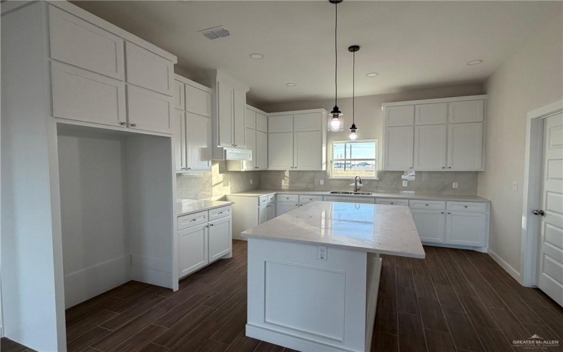 337 Barcelona Street, Donna, TX 78537, 3 Bedrooms Bedrooms, ,2 BathroomsBathrooms,Residential,For Sale,337 Barcelona Street,0,492280