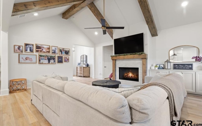 5300 Hollytree Dr, Tyler, TX 75703, 4 Habitaciones Habitaciones , ,2 BañosBaños,Residential,En Venta,5300 Hollytree Dr,0,26000747