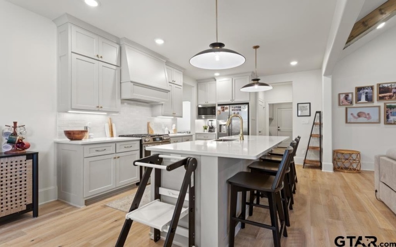 5300 Hollytree Dr, Tyler, TX 75703, 4 Habitaciones Habitaciones , ,2 BañosBaños,Residential,En Venta,5300 Hollytree Dr,0,26000747