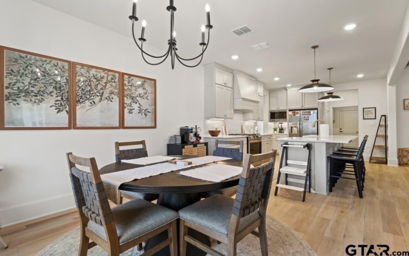 5300 Hollytree Dr, Tyler, TX 75703, 4 Habitaciones Habitaciones , ,2 BañosBaños,Residential,En Venta,5300 Hollytree Dr,0,26000747