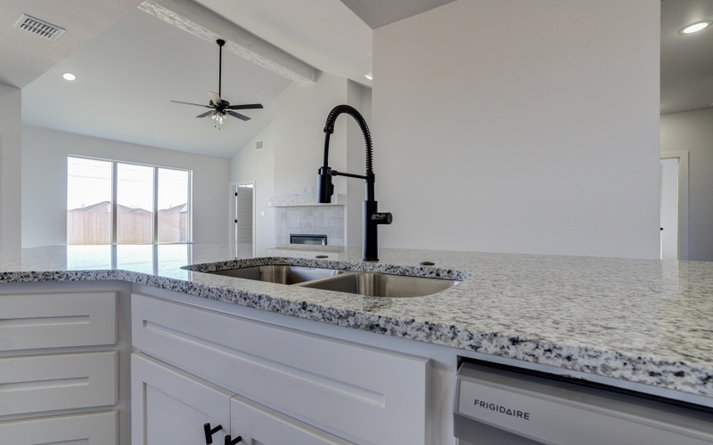 1005 Quincy Avenue, Lubbock, TX 79416, 4 Bedrooms Bedrooms, ,2 BathroomsBathrooms,Residential,For Sale,1005 Quincy Avenue,0,202600465