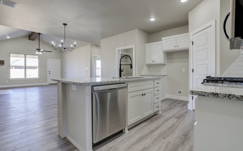 6928 12th Street, Lubbock, TX 79416, 4 Bedrooms Bedrooms, ,3 BathroomsBathrooms,Residential,For Sale,6928 12th Street,0,202600470