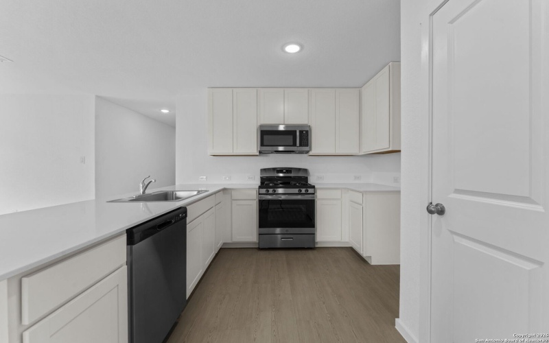 1835 Nuthatch Ridge, New Braunfels, TX 78130, 4 Bedrooms Bedrooms, ,2 BathroomsBathrooms,Residential,For Sale,1835 Nuthatch Ridge,0,1933875