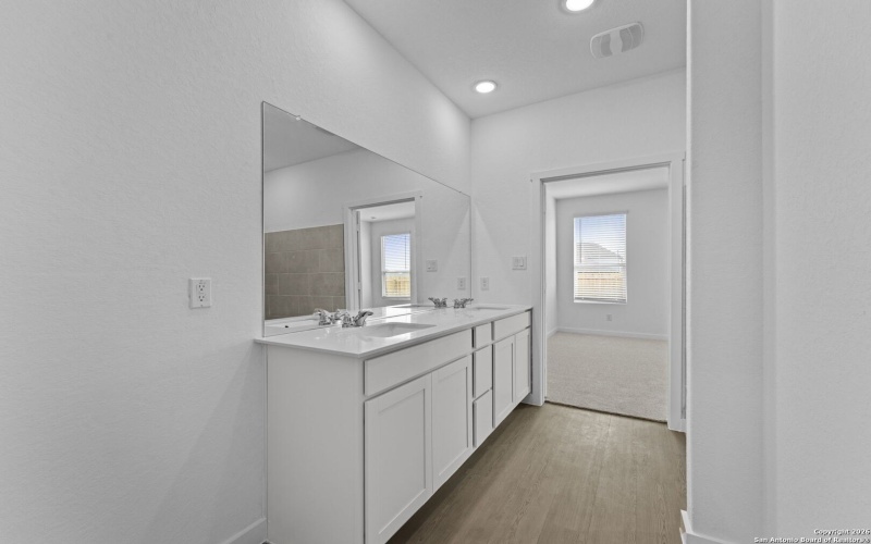 1859 Nuthatch Ridge, New Braunfels, TX 78130, 5 Bedrooms Bedrooms, ,3 BathroomsBathrooms,Residential,For Sale,1859 Nuthatch Ridge,0,1933879