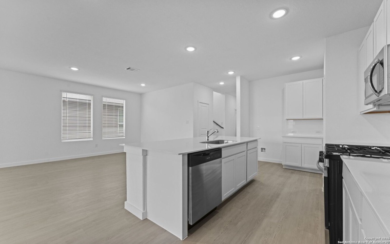 1875 Nuthatch Ridge, New Braunfels, TX 78130, 5 Bedrooms Bedrooms, ,3 BathroomsBathrooms,Residential,For Sale,1875 Nuthatch Ridge,0,1933886