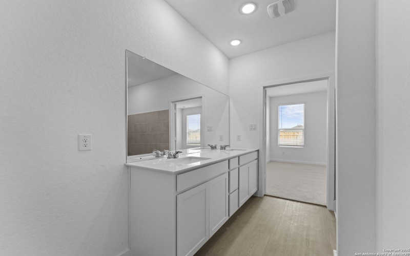 1875 Nuthatch Ridge, New Braunfels, TX 78130, 5 Bedrooms Bedrooms, ,3 BathroomsBathrooms,Residential,For Sale,1875 Nuthatch Ridge,0,1933886