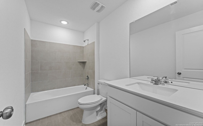 1875 Nuthatch Ridge, New Braunfels, TX 78130, 5 Bedrooms Bedrooms, ,3 BathroomsBathrooms,Residential,For Sale,1875 Nuthatch Ridge,0,1933886