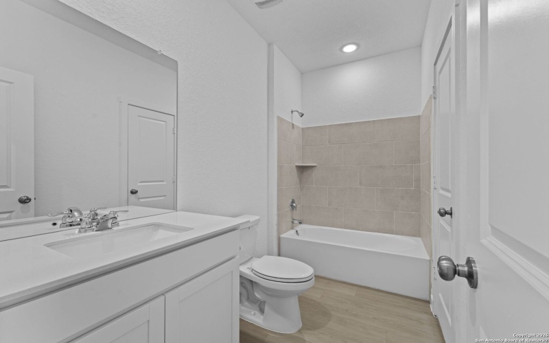 1875 Nuthatch Ridge, New Braunfels, TX 78130, 5 Bedrooms Bedrooms, ,3 BathroomsBathrooms,Residential,For Sale,1875 Nuthatch Ridge,0,1933886