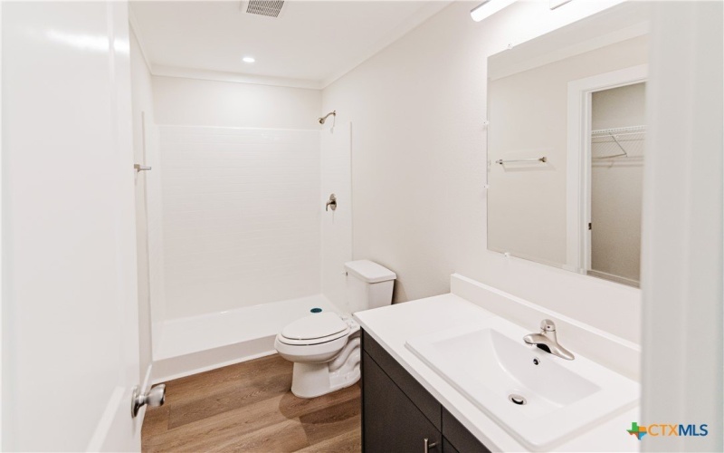 404 Bridge Street, Cuero, TX 77954, 4 Bedrooms Bedrooms, ,3 BathroomsBathrooms,Residential,For Sale,404 Bridge Street,0,601356