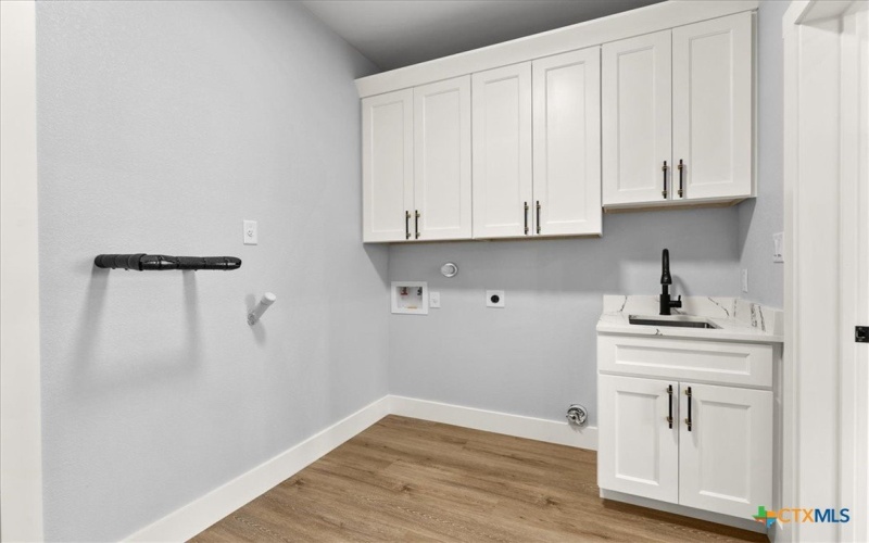 1190 Fernwood Road, Fischer, TX 78623, 3 Bedrooms Bedrooms, ,2 BathroomsBathrooms,Residential,For Sale,1190 Fernwood Road,0,602028