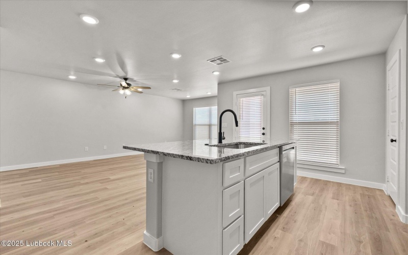 14501 Paris Avenue, Lubbock, TX 79423, 3 Habitaciones Habitaciones , ,2 BañosBaños,Residential,En Venta,14501 Paris Avenue,202554319