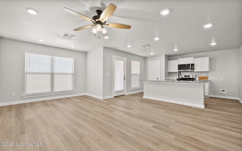 14501 Paris Avenue, Lubbock, TX 79423, 3 Habitaciones Habitaciones , ,2 BañosBaños,Residential,En Venta,14501 Paris Avenue,202554319