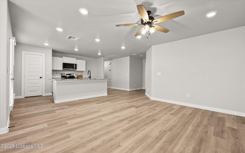 14501 Paris Avenue, Lubbock, TX 79423, 3 Habitaciones Habitaciones , ,2 BañosBaños,Residential,En Venta,14501 Paris Avenue,202554319