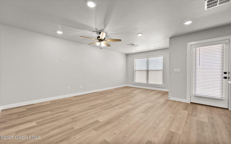 14501 Paris Avenue, Lubbock, TX 79423, 3 Habitaciones Habitaciones , ,2 BañosBaños,Residential,En Venta,14501 Paris Avenue,202554319