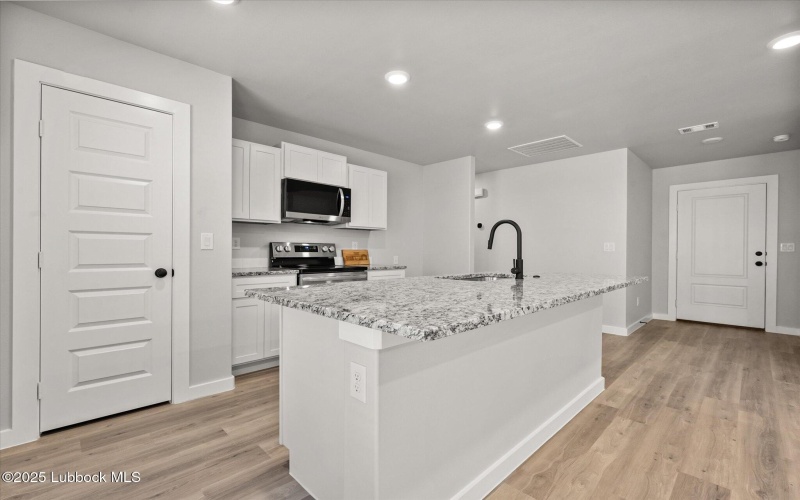 14501 Paris Avenue, Lubbock, TX 79423, 3 Habitaciones Habitaciones , ,2 BañosBaños,Residential,En Venta,14501 Paris Avenue,202554319