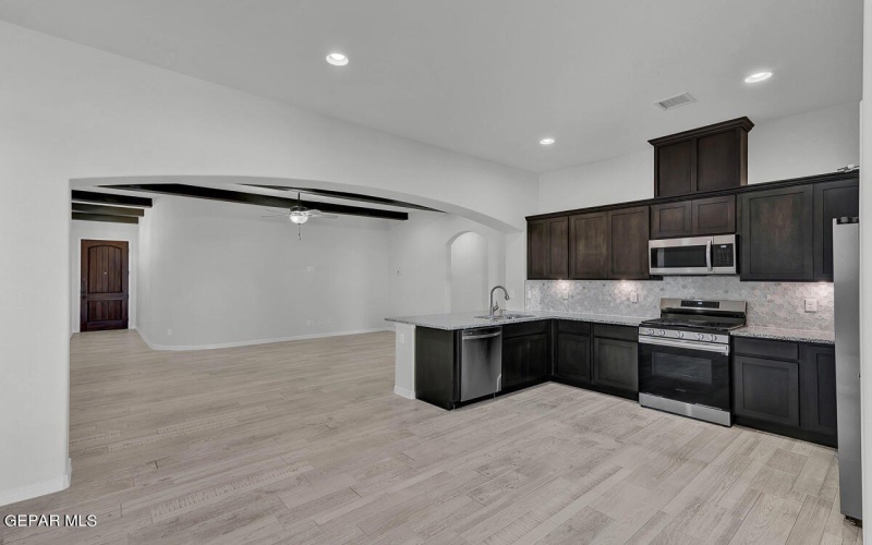 932 Raegil Street, El Paso, TX 79928, 3 Bedrooms Bedrooms, ,2 BathroomsBathrooms,Residential,For Sale,932 Raegil Street,0,936575