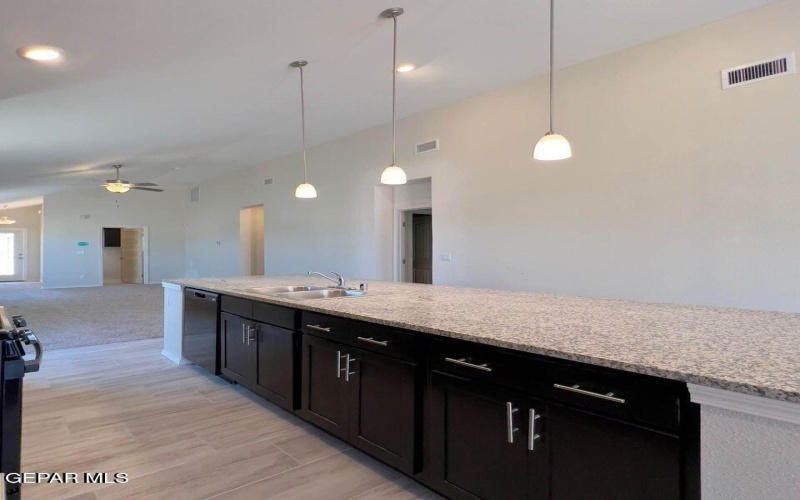 1375 Summer Enclave Place, El Paso, TX 79928, 4 Bedrooms Bedrooms, ,3 BathroomsBathrooms,Residential,For Sale,1375 Summer Enclave Place,0,936582