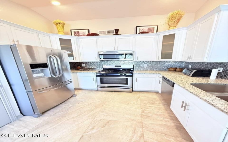 13932 Summer Wave Avenue, El Paso, TX 79928, 4 Bedrooms Bedrooms, ,2 BathroomsBathrooms,Residential,For Sale,13932 Summer Wave Avenue,0,936591