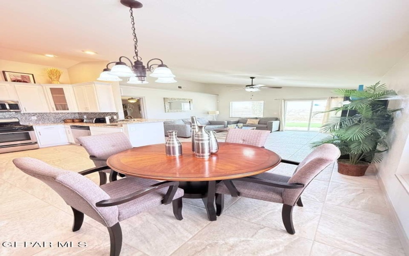 13932 Summer Wave Avenue, El Paso, TX 79928, 4 Bedrooms Bedrooms, ,2 BathroomsBathrooms,Residential,For Sale,13932 Summer Wave Avenue,0,936591