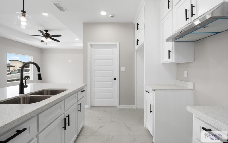 672 THORNTON LN, BROWNSVILLE, TX 78526, 3 Bedrooms Bedrooms, ,2 BathroomsBathrooms,Residential,For Sale,672 THORNTON LN,0,29770119