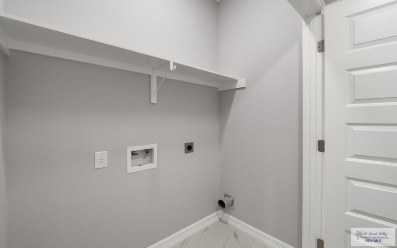 672 THORNTON LN, BROWNSVILLE, TX 78526, 3 Bedrooms Bedrooms, ,2 BathroomsBathrooms,Residential,For Sale,672 THORNTON LN,0,29770119