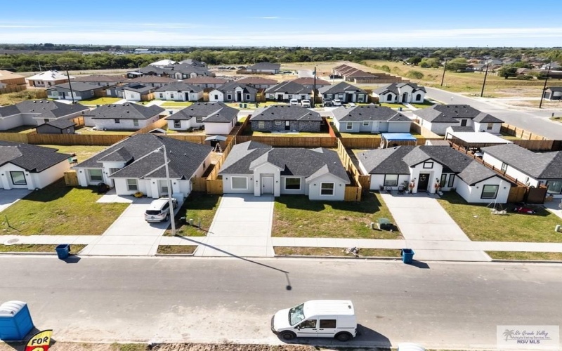 672 THORNTON LN, BROWNSVILLE, TX 78526, 3 Bedrooms Bedrooms, ,2 BathroomsBathrooms,Residential,For Sale,672 THORNTON LN,0,29770119