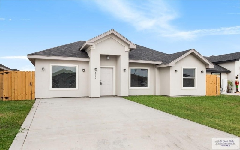 672 THORNTON LN, BROWNSVILLE, TX 78526, 3 Bedrooms Bedrooms, ,2 BathroomsBathrooms,Residential,For Sale,672 THORNTON LN,0,29770119