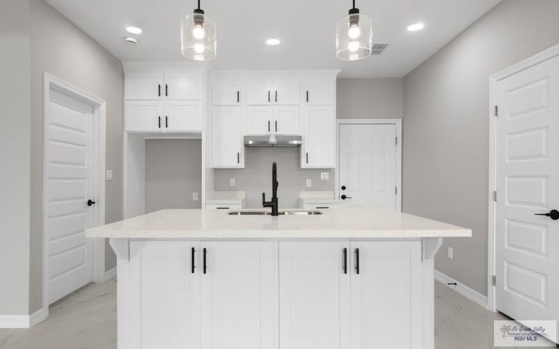 672 THORNTON LN, BROWNSVILLE, TX 78526, 3 Bedrooms Bedrooms, ,2 BathroomsBathrooms,Residential,For Sale,672 THORNTON LN,0,29770119