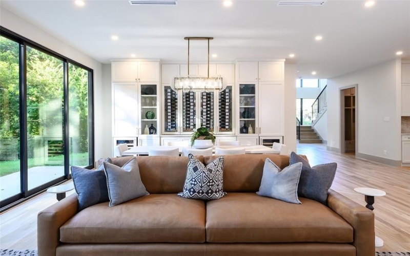 6984 Santa Barbara Drive, Dallas, TX 75214, 5 Habitaciones Habitaciones , ,5 BañosBaños,Residential,En Venta,6984 Santa Barbara Drive,0,21134555