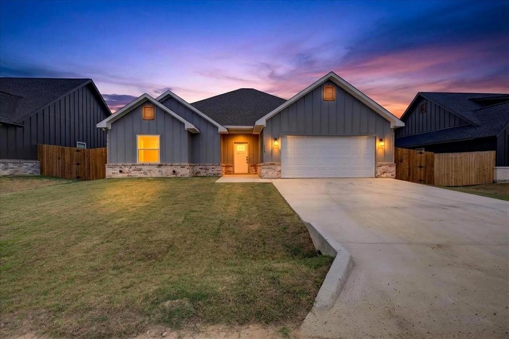 117 Bexar Street, Mabank, TX 75147, 3 Habitaciones Habitaciones , ,2 BañosBaños,Residential,En Venta,117 Bexar Street,0,21148080