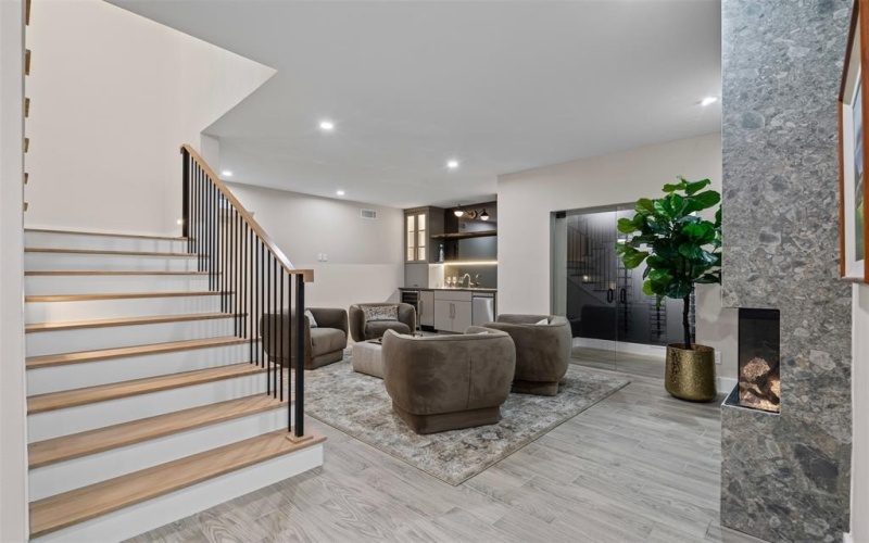 9007 Leaside Drive, Dallas, TX 75238, 4 Bedrooms Bedrooms, ,3 BathroomsBathrooms,Residential,For Sale,9007 Leaside Drive,0,21148525