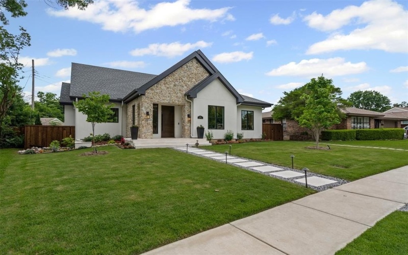 9007 Leaside Drive, Dallas, TX 75238, 4 Bedrooms Bedrooms, ,3 BathroomsBathrooms,Residential,For Sale,9007 Leaside Drive,0,21148525