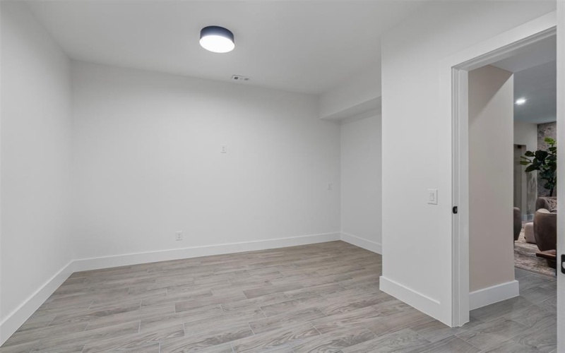 9007 Leaside Drive, Dallas, TX 75238, 4 Bedrooms Bedrooms, ,3 BathroomsBathrooms,Residential,For Sale,9007 Leaside Drive,0,21148525