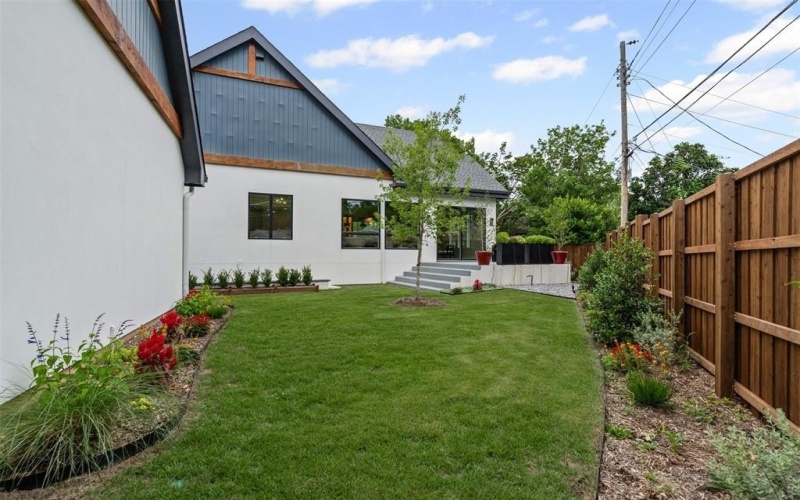 9007 Leaside Drive, Dallas, TX 75238, 4 Bedrooms Bedrooms, ,3 BathroomsBathrooms,Residential,For Sale,9007 Leaside Drive,0,21148525